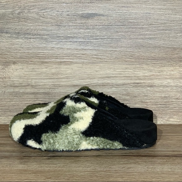 Steve Madden Vessel Camo Print Faux Fur Slippers - Picture 3 of 8